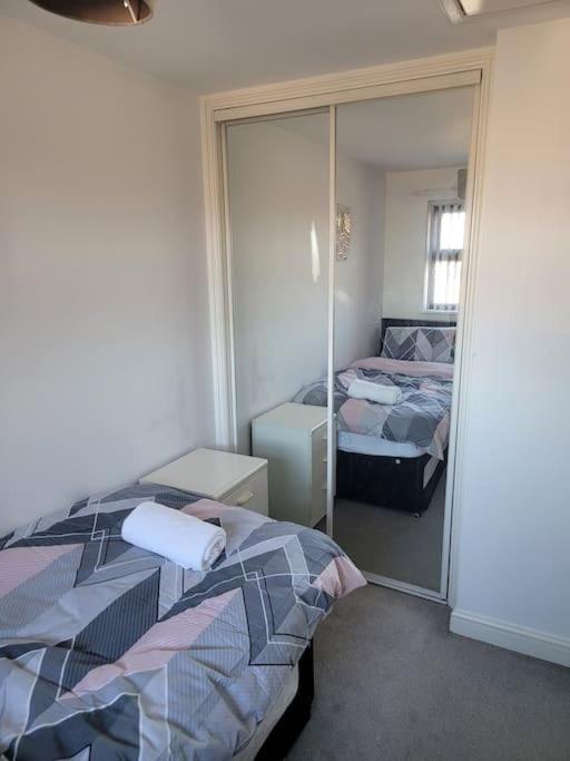 2 Bedroom End Of Terrace House ウェリントン エクステリア 写真