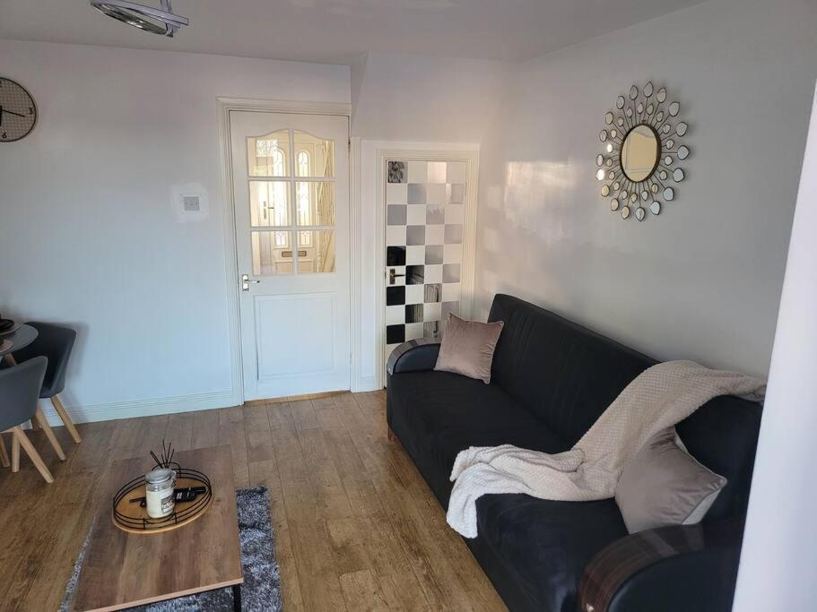 2 Bedroom End Of Terrace House ウェリントン エクステリア 写真